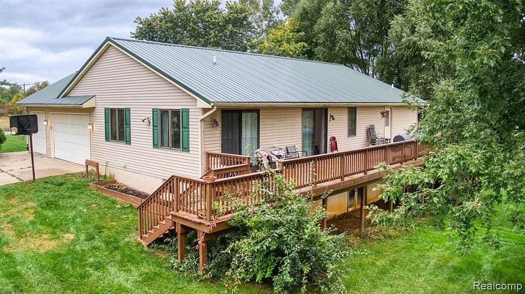 8484 Sober Rd, Fowlerville, MI 48836 MLS 20230082563 Zillow