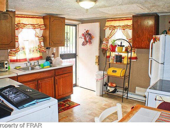 3rd image of 841 Eccles Dr