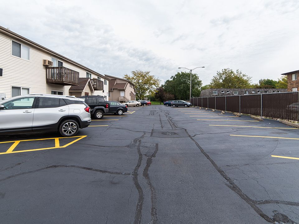 820 Edgebrook Dr 820 Edgebrook Dr Dekalb IL Zillow