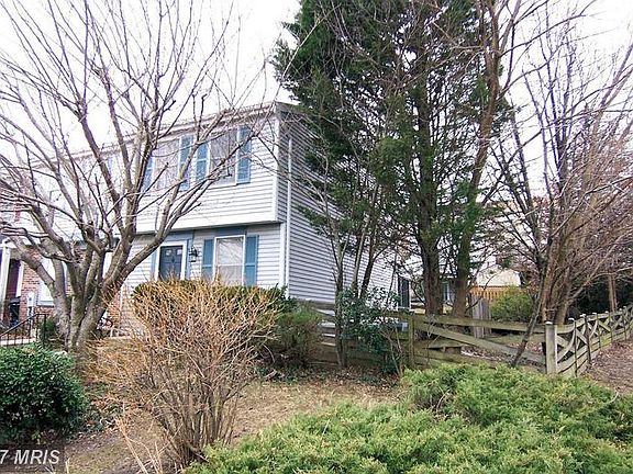 2nd image of 99 Stillwood Cir