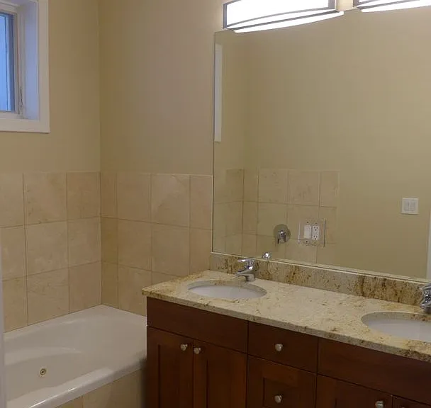 2143 N Damen — Photo 25