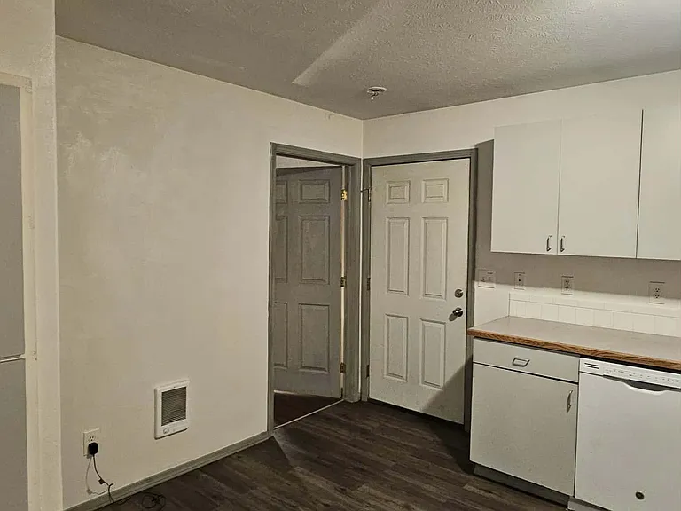 2514 E Hartson Ave #2514 — Photo 5