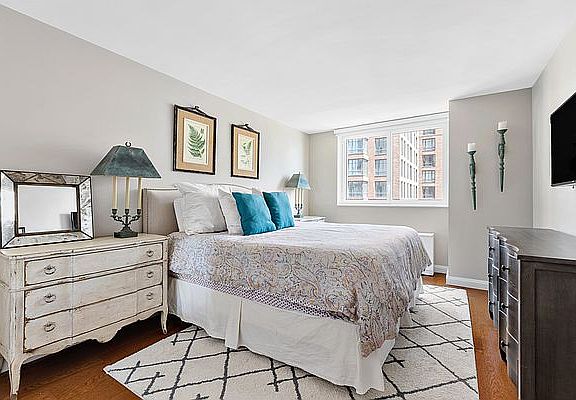 5th image of 200 E 94th St APT 2117
