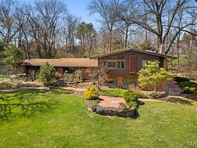 233 S Warson Rd, Saint Louis, MO, 63124