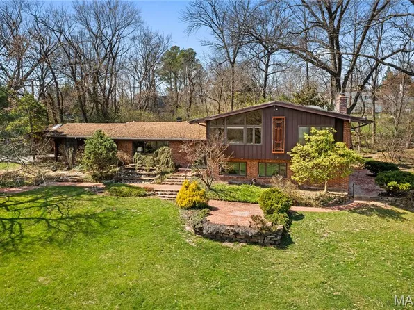 233 S Warson Rd, Saint Louis, MO 63124