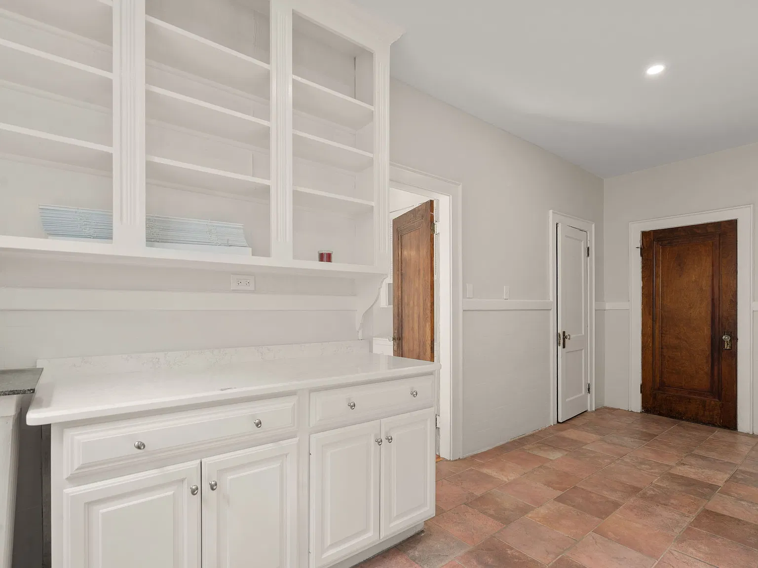 4 bed, 2554 sqft, $6,100 — Photo 4