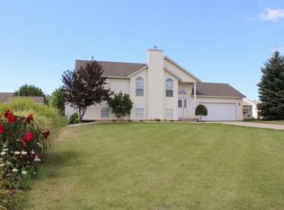 3479 Red Clover Ln, Zeeland, MI 49464