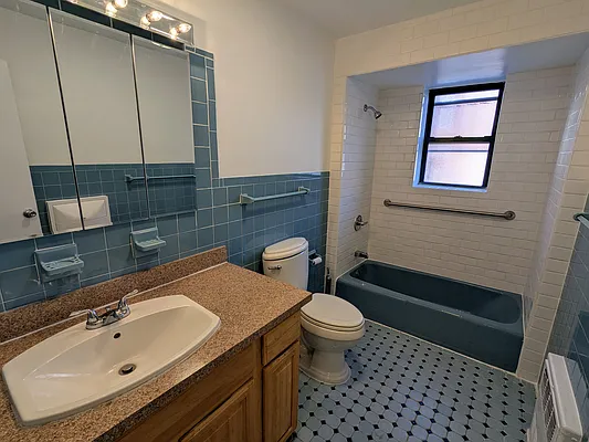 Rented by R New York | media 7