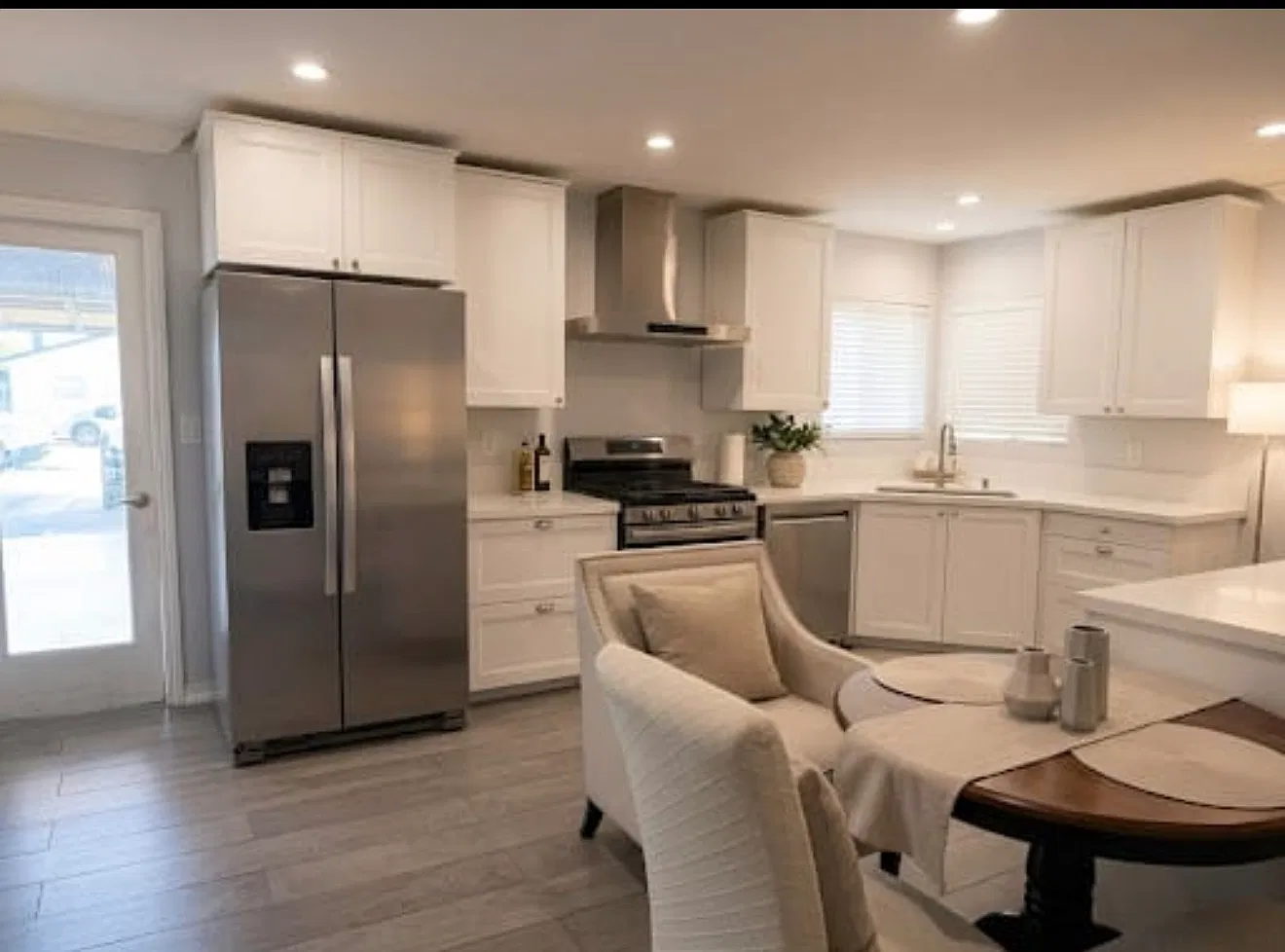 3 bed, 2127 sqft, $3,700 — Photo 3