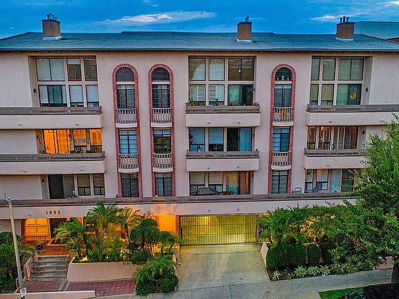 2nd image of 1833 Fairburn Ave APT 303