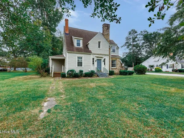 221 W Main Street, Wallace, NC 28466