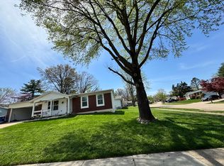 12678 Glenpeak Dr, Maryland Heights, MO 63043