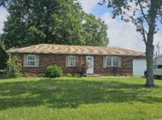 208 E Lovers Ln, Scottsburg, IN