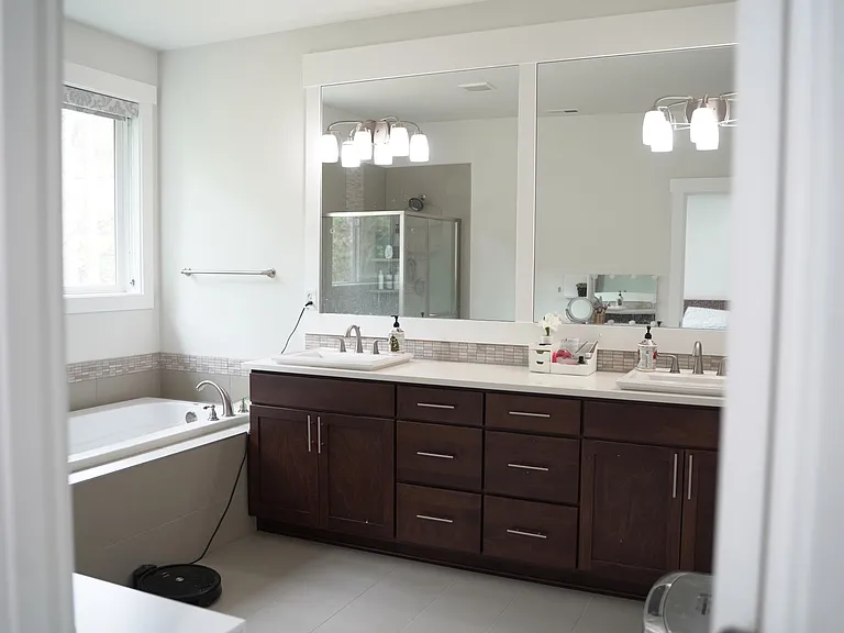 22300 SE 43rd Pl — Photo 18