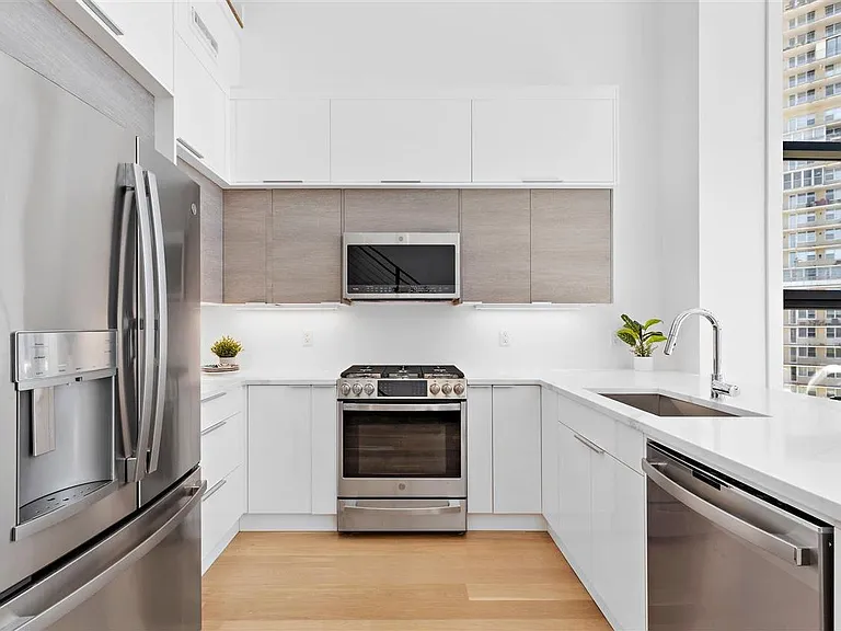 6025 Boulevard E #610 — Photo 5