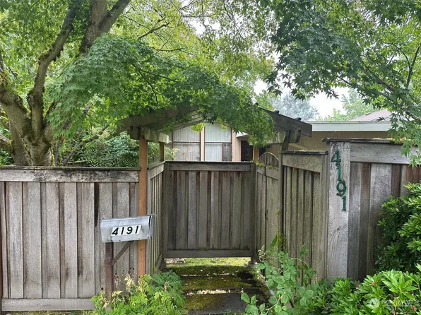 4191 42nd Avenue NE, Seattle, WA 98105