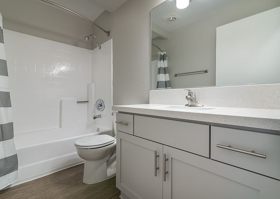 2nd image of 211 N Valley St #1115