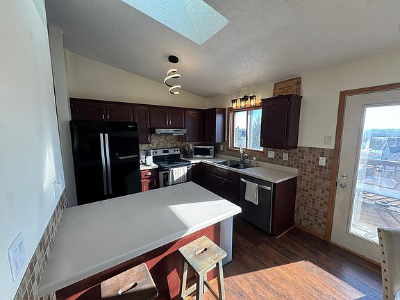 5th image of 3822 9th Ave SW
