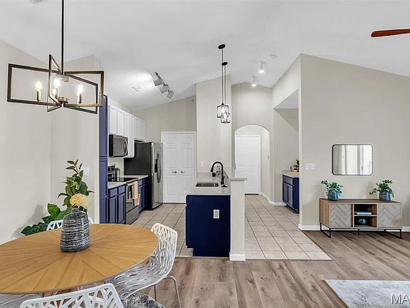 5th image of 33 Kassebaum Ln APT 300