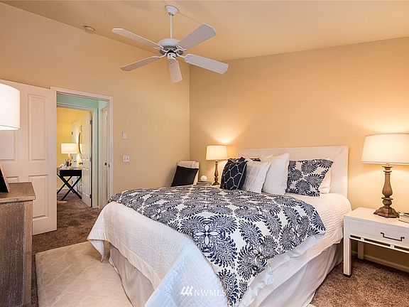 3rd image of 11722 Greenwood Avenue N #A