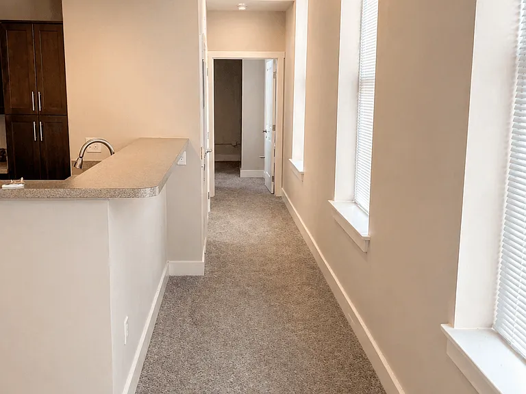 Highland Memorial Apartments — Photo 14