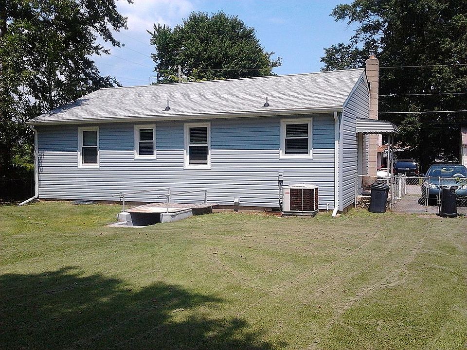 2nd image of 400 Webb Ln