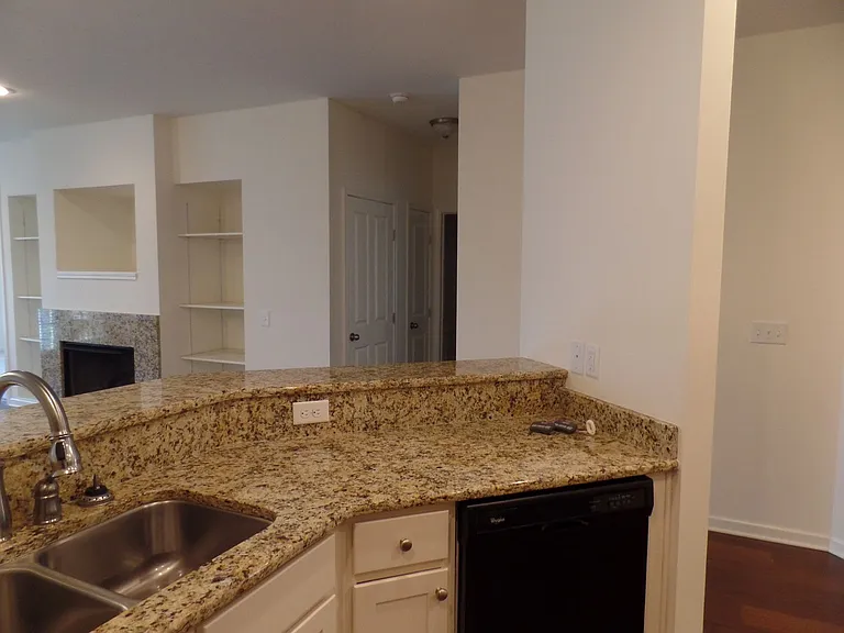 5353 Nottinghamshire Ln — Photo 15
