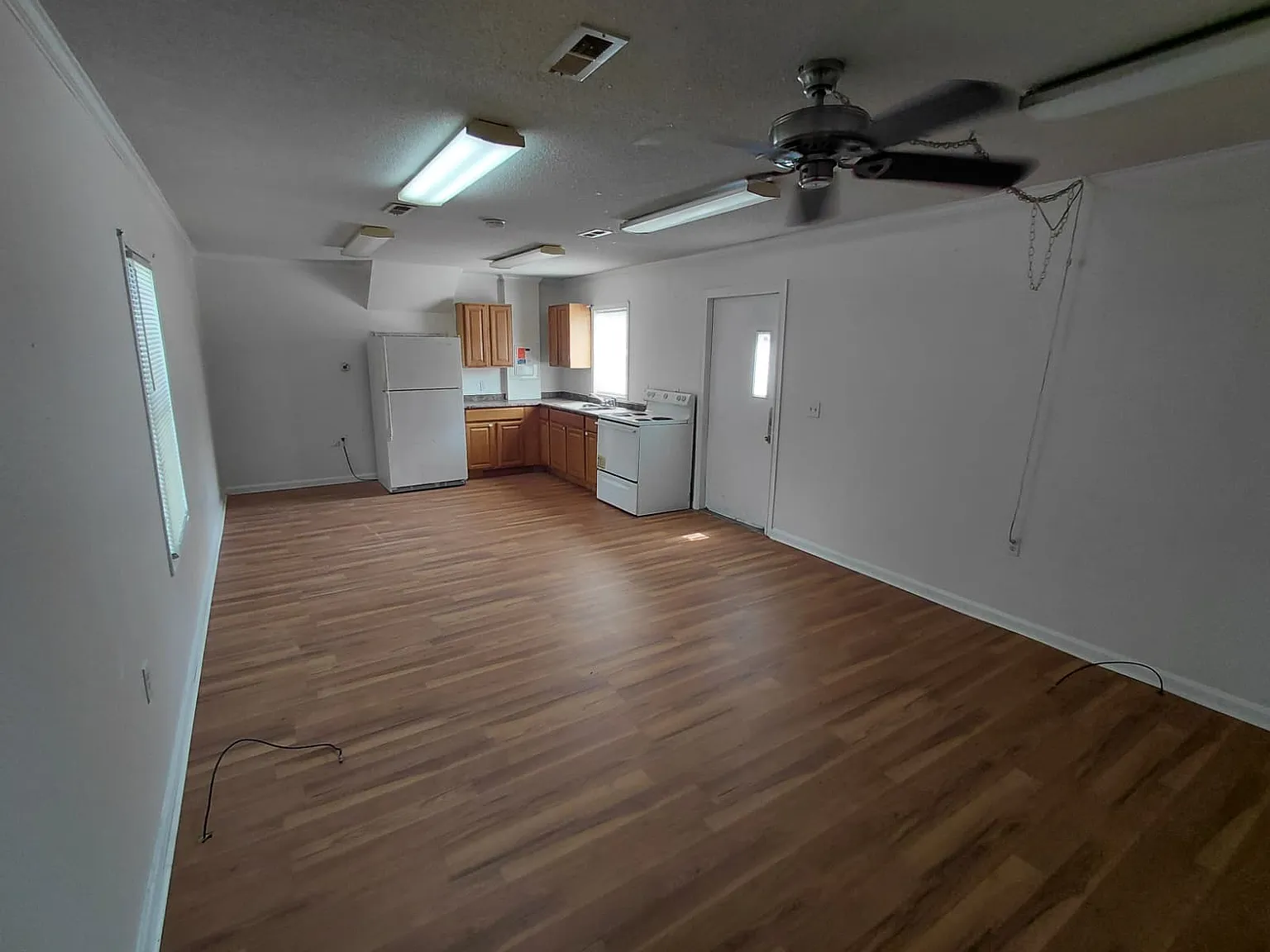 1 bed, 980 sqft, $595 — Photo 3