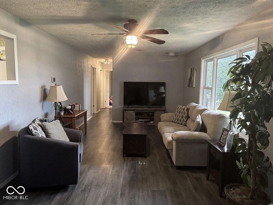 2nd image of 426 Woodville Rd
