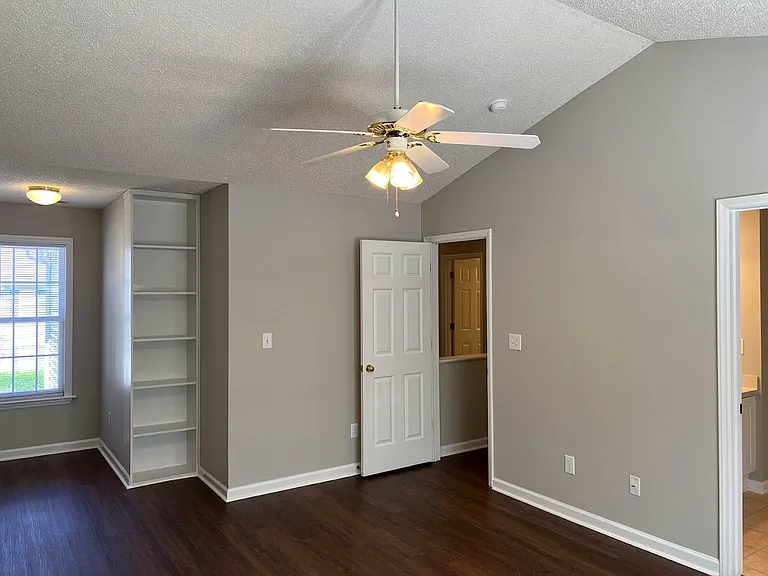 2424 Bay Harbor Dr — Photo 15