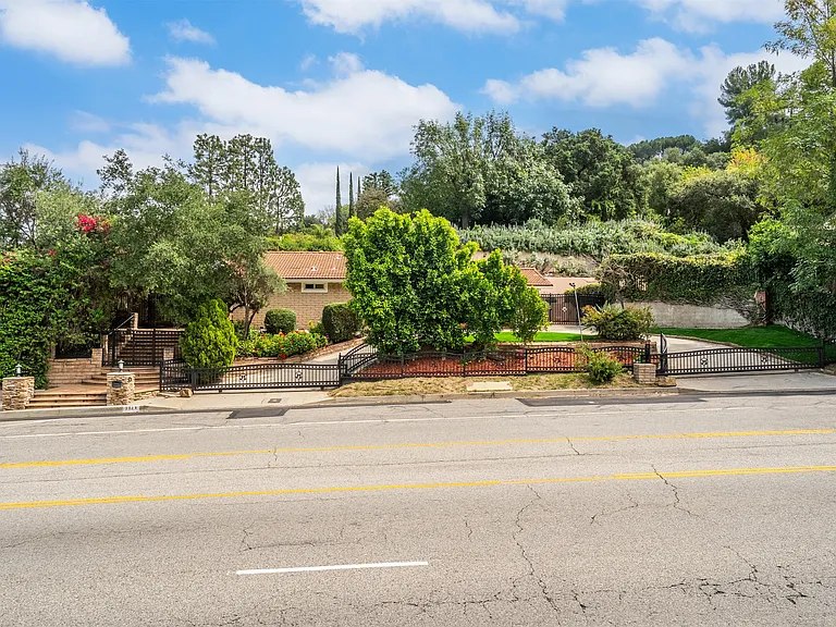 3160 Sepulveda Blvd — Photo 38