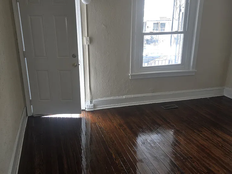 5953 N Beechwood St — Photo 2