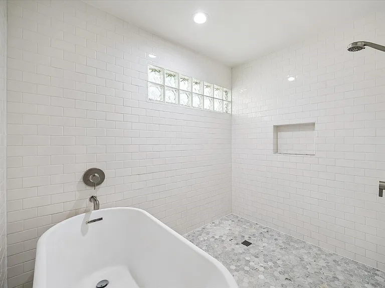 4715 Braesvalley Dr — Photo 21