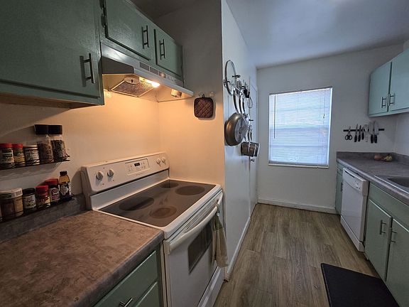 2nd image of 2325 W Pensacola St APT 105