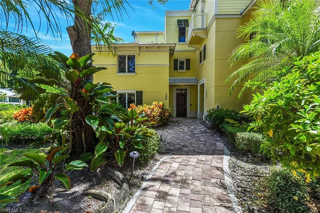 4 bed, 5.5 bath, 3745 sqft, $22,000 — Photo 1