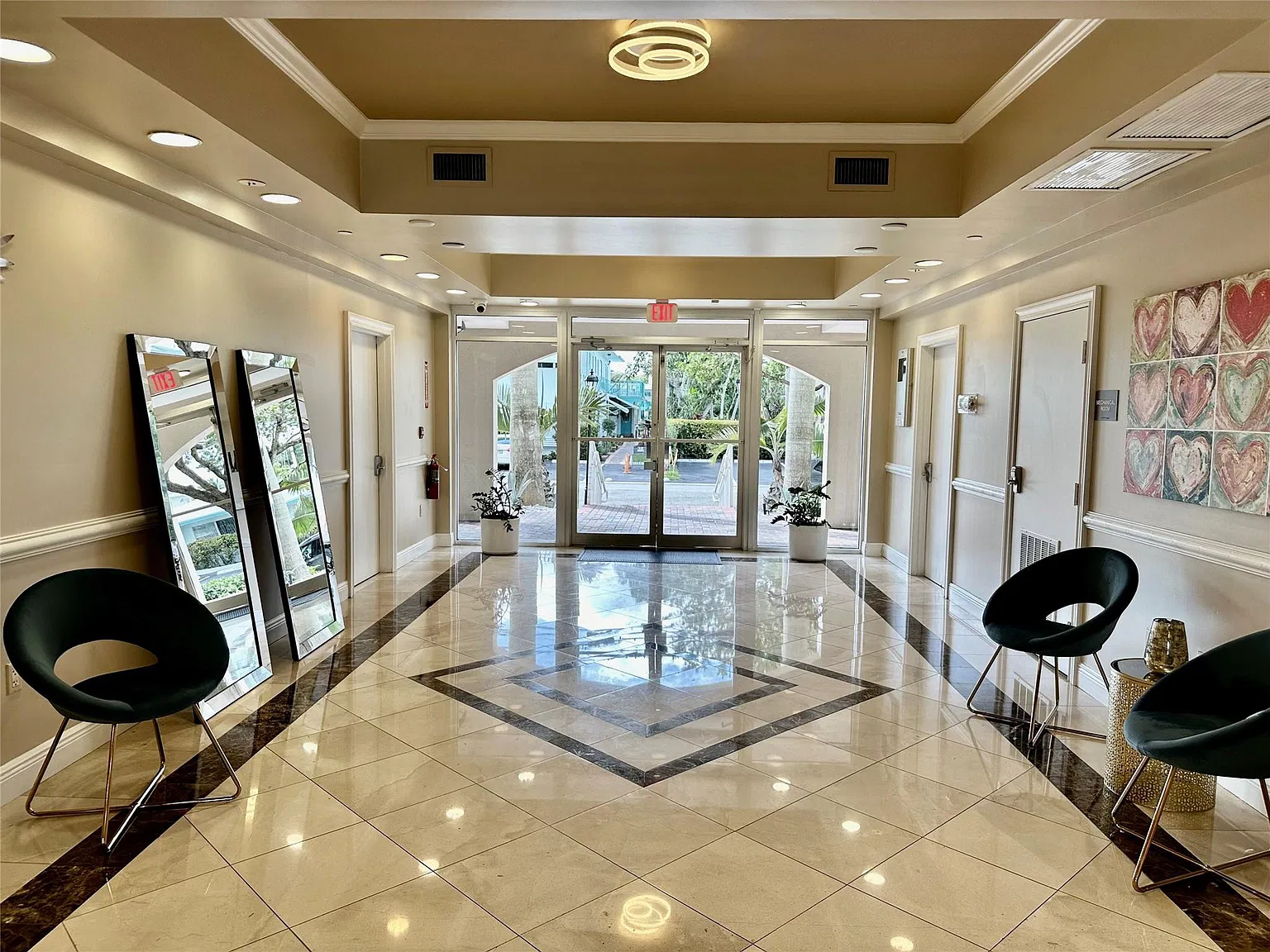 2 bed, 2.5 bath, 1770 sqft, $4,100 — Photo 3