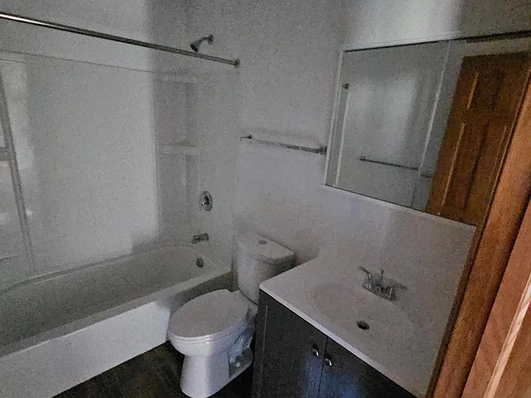 1260 Oakview Dr #1 — Photo 12