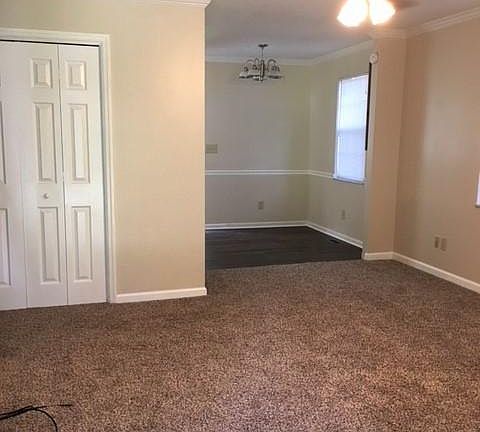 4th image of 1610 Williamsburg Cir SE