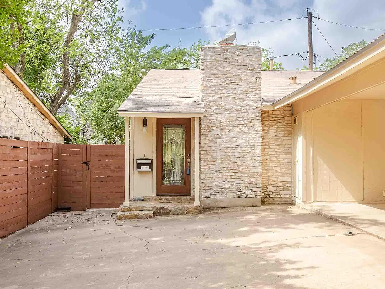 2 bed, 2.0 bath, 1086 sqft, $2,800 — Photo 3