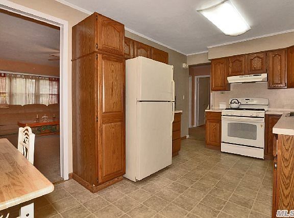 3rd image of 174 Avenue B