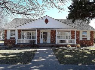 216 2nd St SW, Orange City, IA 51041