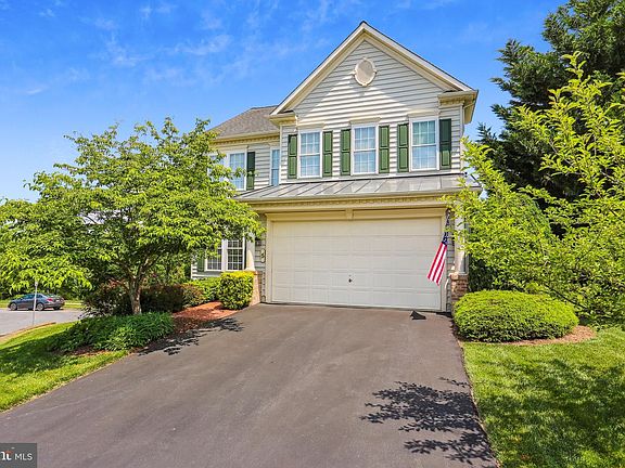 4th image of 5 Dutrow Ct
