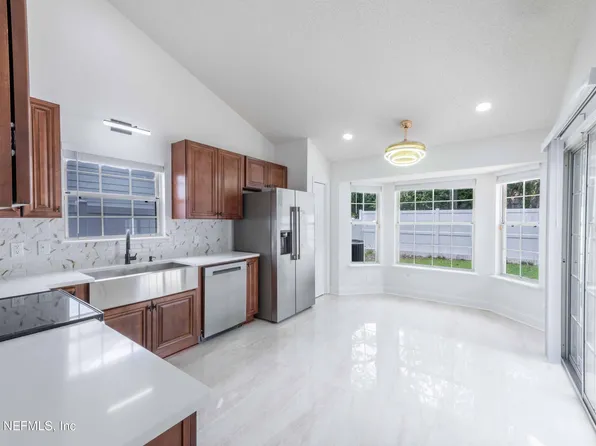 8866 W NATURE VIEW Lane W, Jacksonville, FL 32217