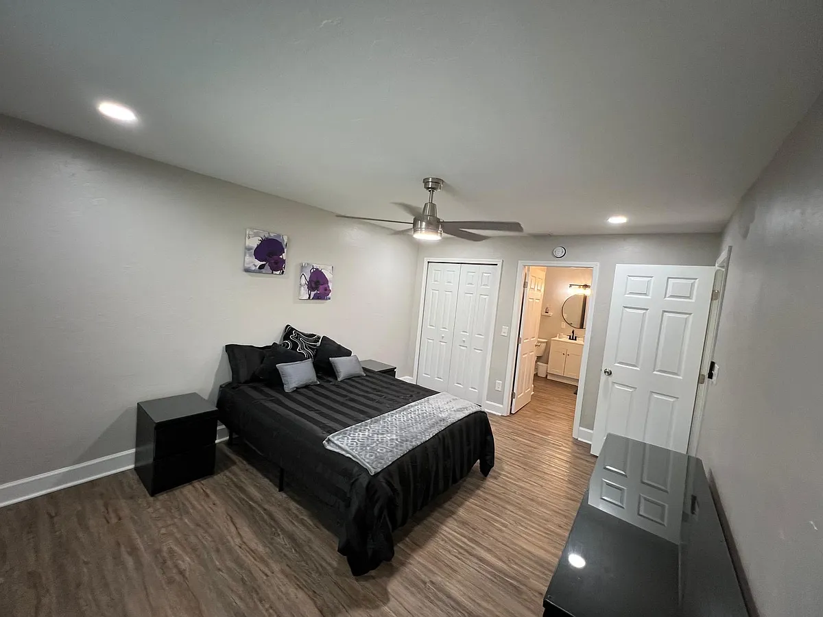 Building Photo - 2328 Skyland Dr