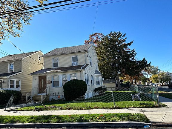 2nd image of 11402 208th St