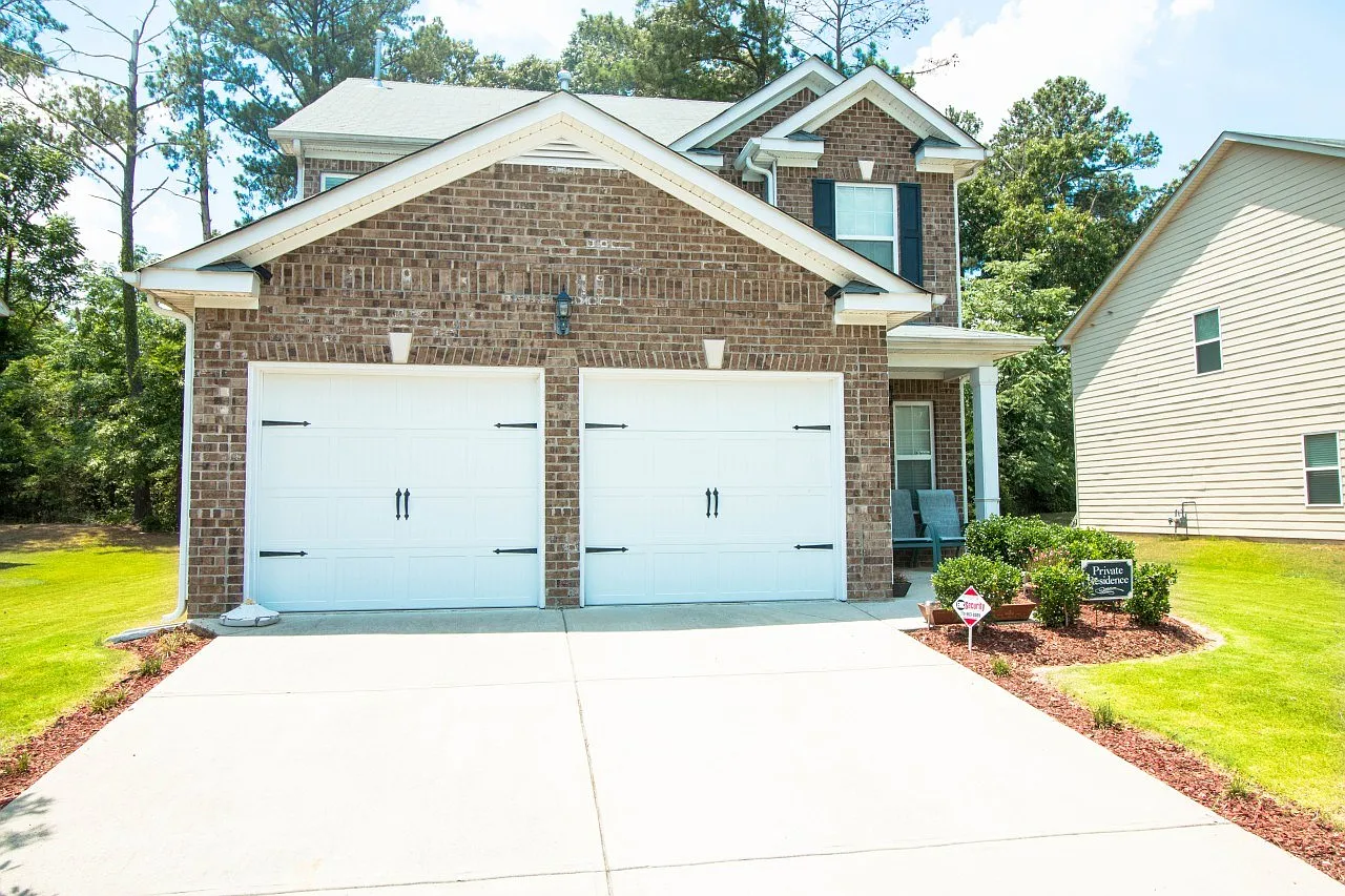 3505 Stoneleigh Walk photo 1