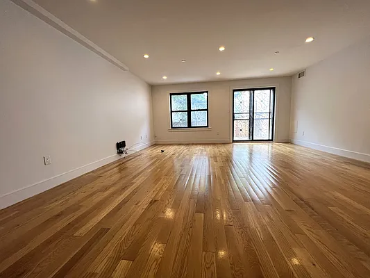 Rented by Oxford Property Group | media 18