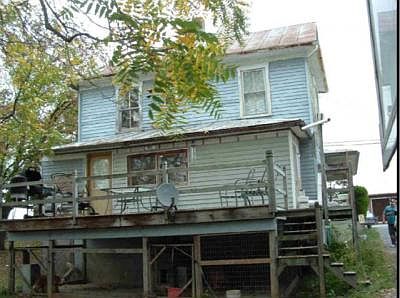 2nd image of 1049 Chicago Ave