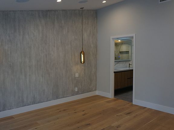2nd image of 20748 Burbank Blvd