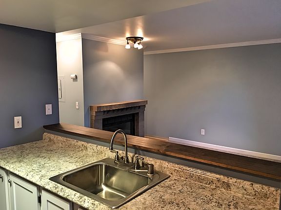 4th image of 6700 NE 182nd St APT A206